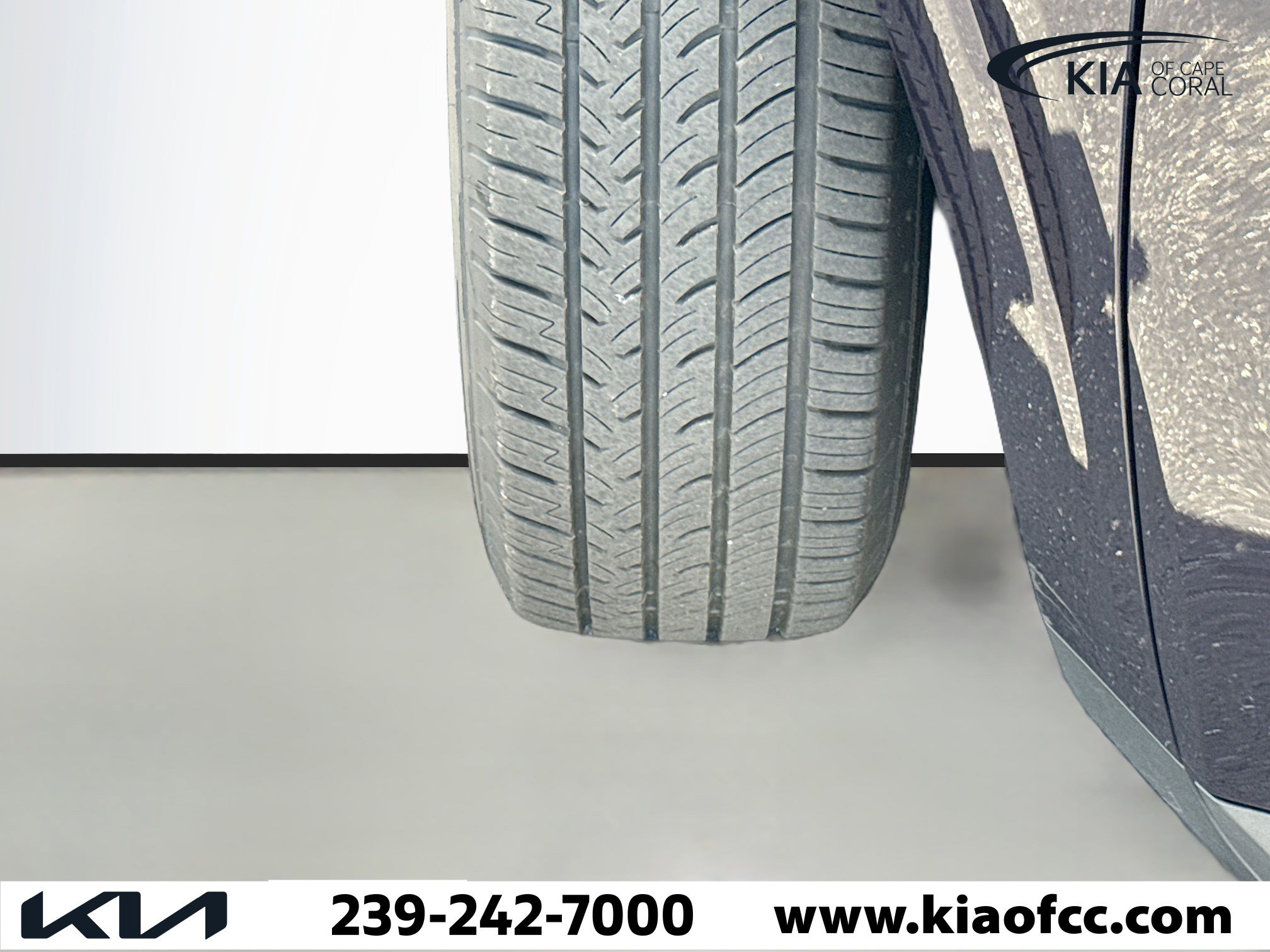 Used 2023 Kia Carnival LX image 41