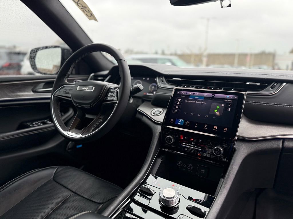 Used 2023 Jeep Grand Cherokee L Overland image 19