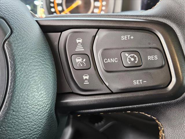 Used 2025 Jeep Gladiator Sport image 13