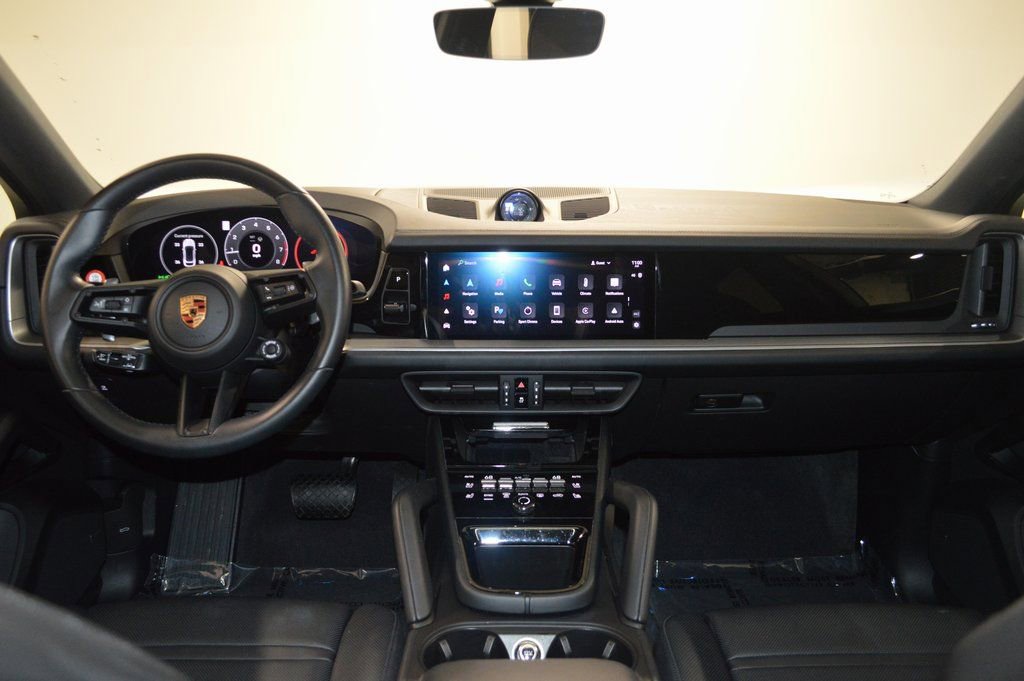 Certified 2024 Porsche Cayenne Coupe image 38