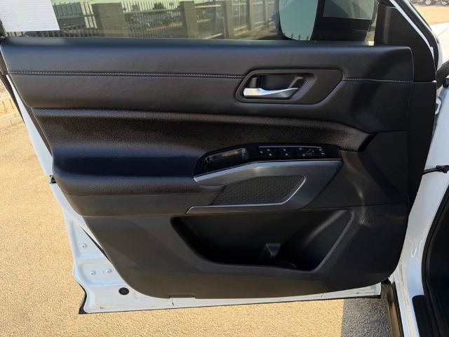 Certified 2025 Nissan Pathfinder SL w/ SL Premium Package FWD image 20