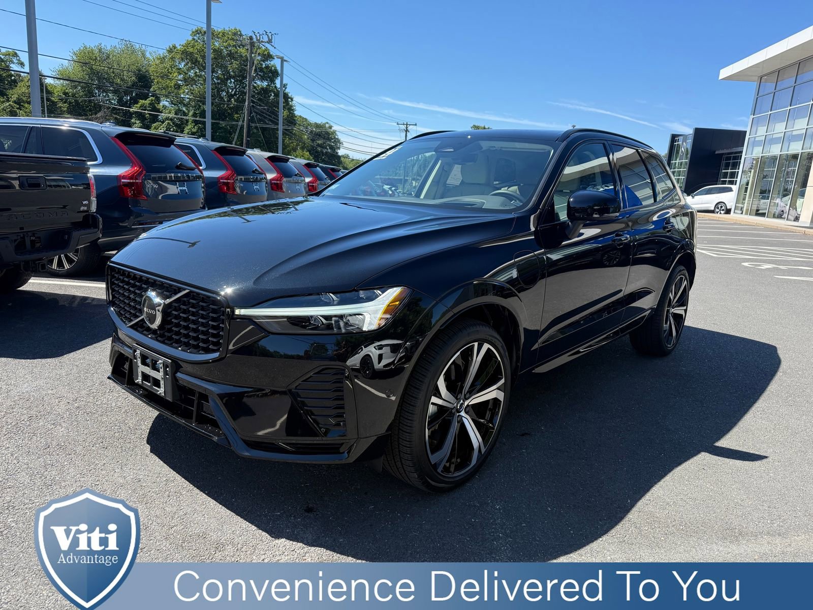 Certified 2024 Volvo XC60 T8 Ultimate w/ Protection Package Premier image 4