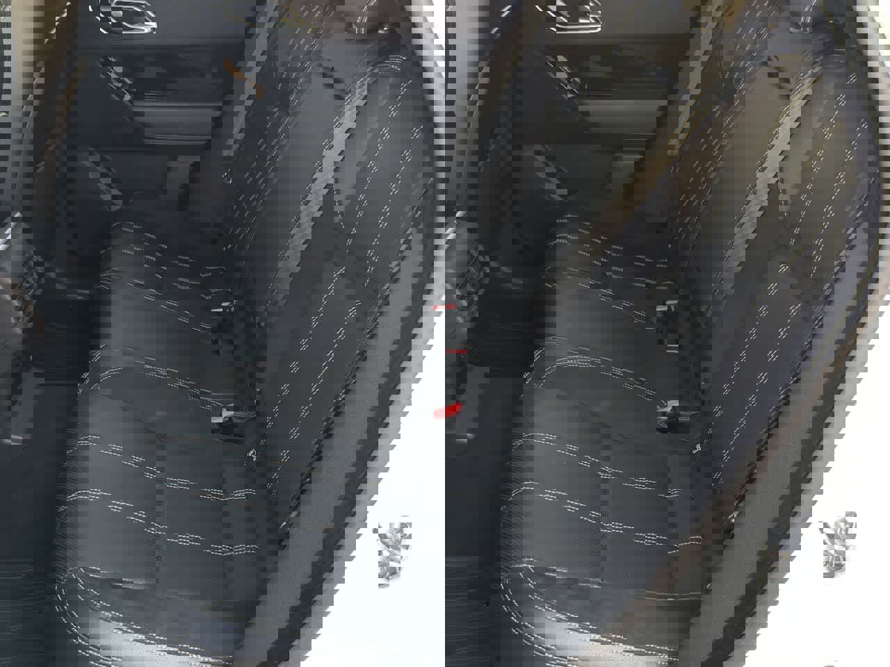 Used 2020 Land Rover Range Rover Velar R-Dynamic S image 20