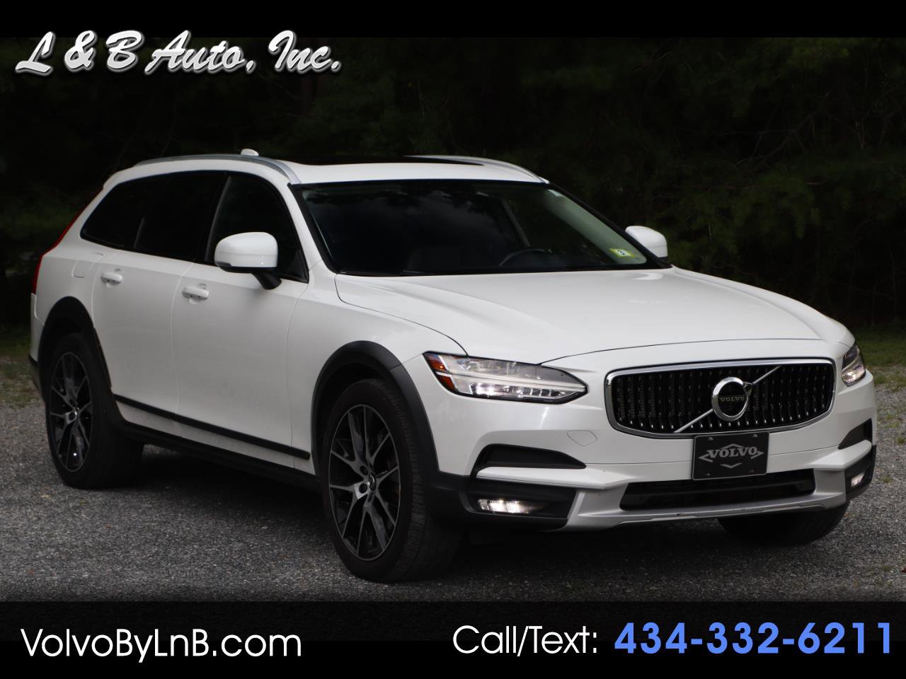 Used 2020 Volvo V90 T6 Cross Country image 1