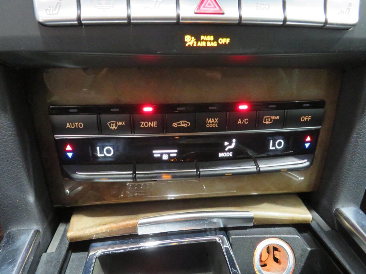 Used 2014 Mercedes-Benz E 350 Sedan image 22