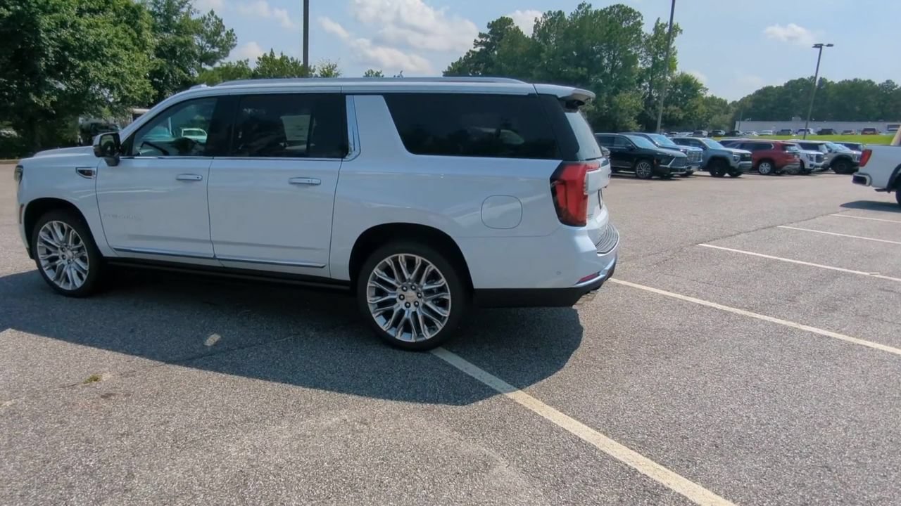 Used 2026 GMC Yukon XL Denali w/ Denali Reserve Package AWD/4WD image 6