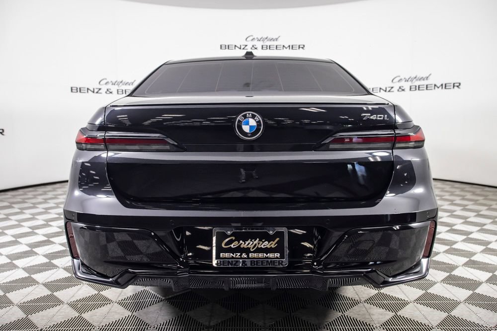 Used 2023 BMW 740i RWD image 7