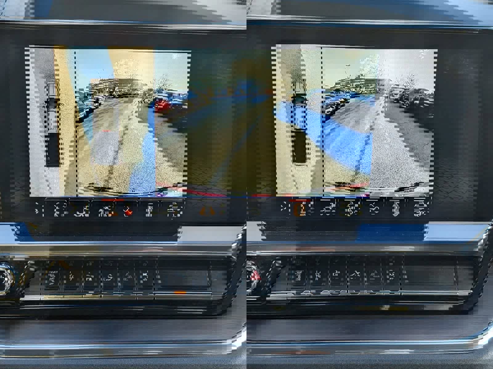 Used 2024 GMC Sierra 3500 SLT w/ SLT Premium Package image 28