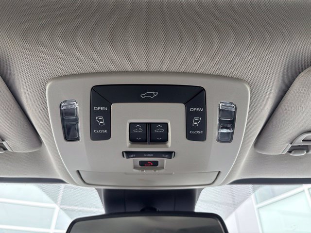Used 2023 Toyota Sienna XLE w/ XLE Plus Package AWD/4WD image 22