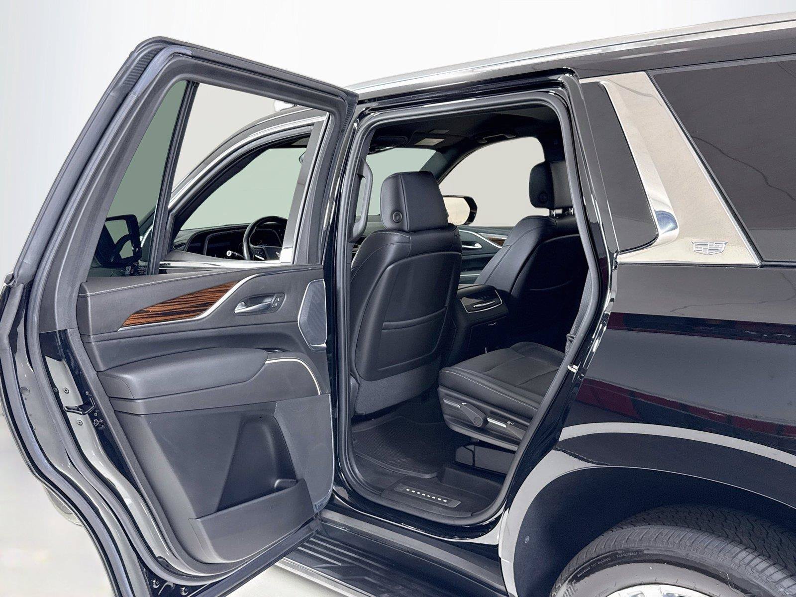 Used 2022 Cadillac Escalade Luxury AWD/4WD image 23