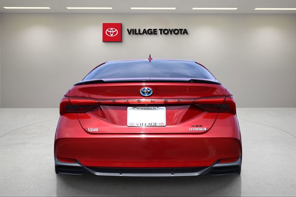 Certified 2019 Toyota Avalon XSE image 4