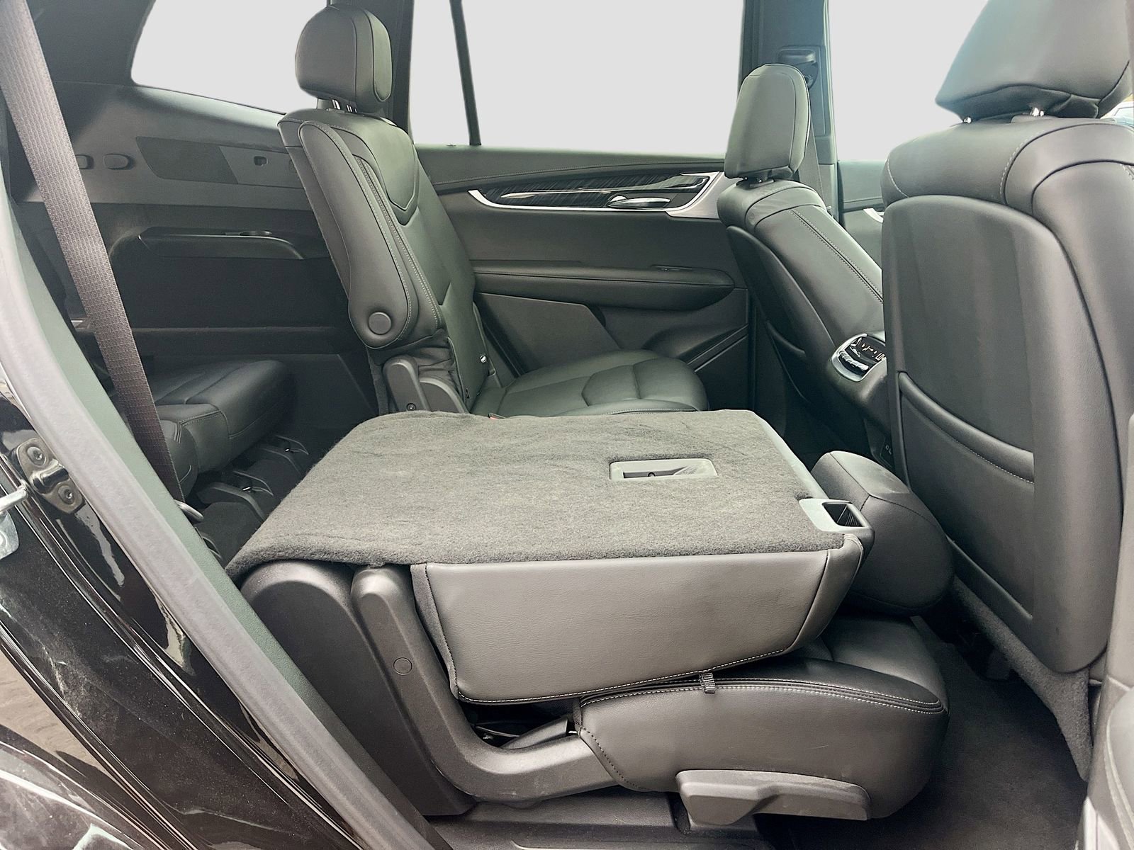 Used 2024 Cadillac XT6 Premium Luxury image 30