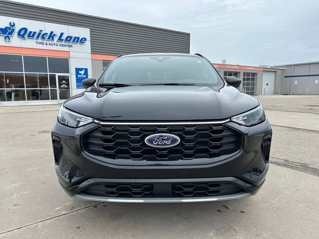 Used 2023 Ford Escape ST-Line w/ Tech Pack #1 image 2