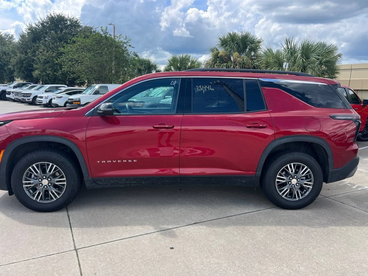 Used 2026 Chevrolet Traverse LT FWD image 2
