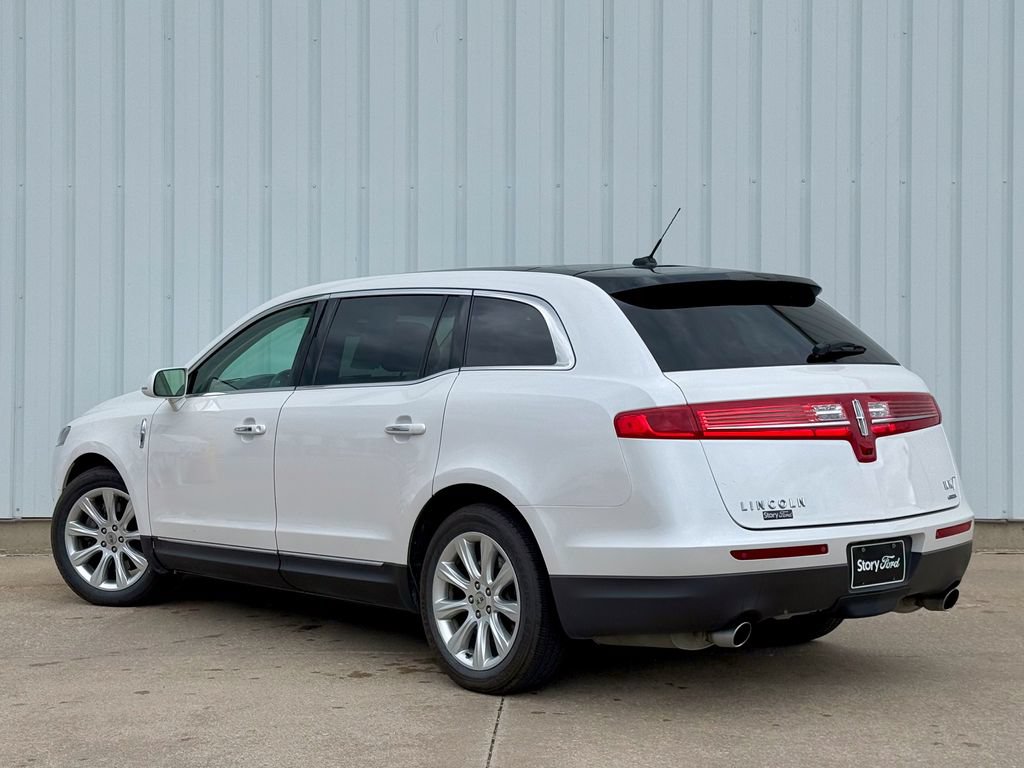 Used 2016 Lincoln MKT AWD w/ Equipment Group 201A image 4