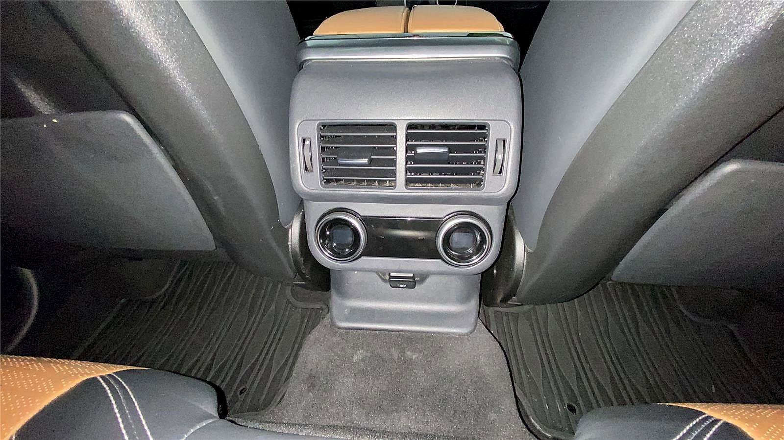 Used 2021 Land Rover Range Rover Velar R-Dynamic HSE image 21