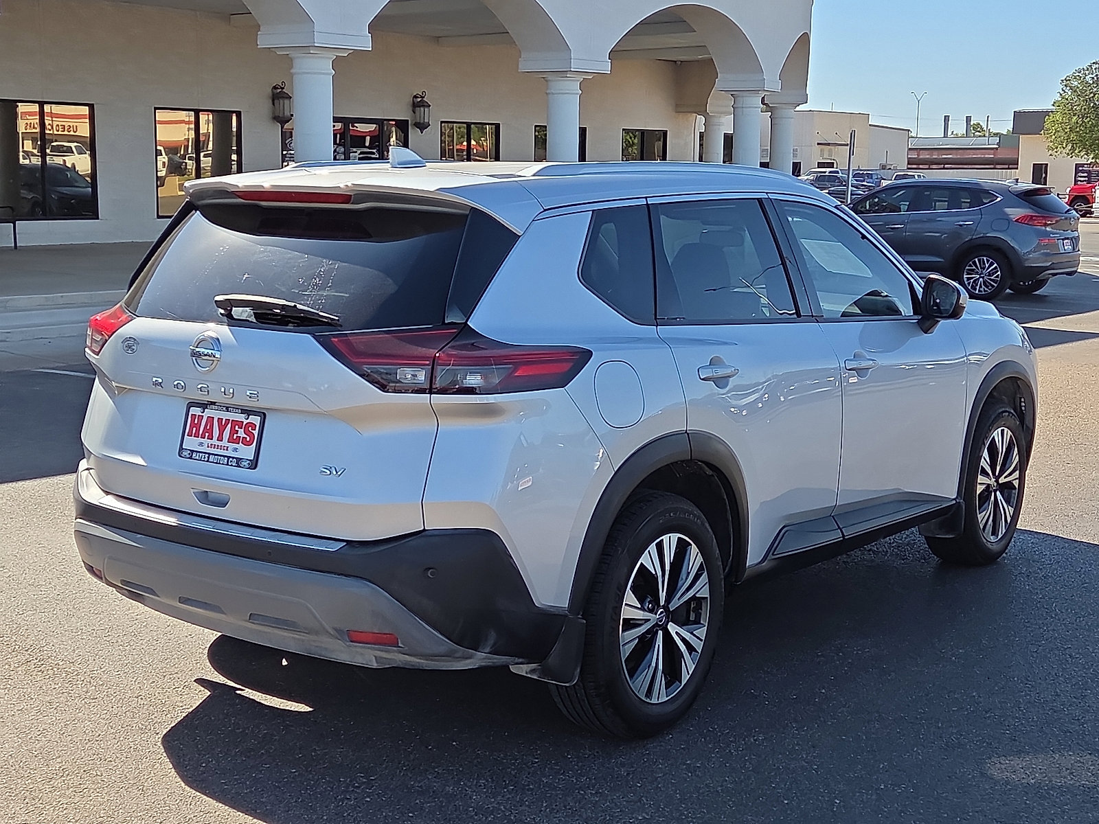 Used 2021 Nissan Rogue SV w/ Premium Package FWD image 4