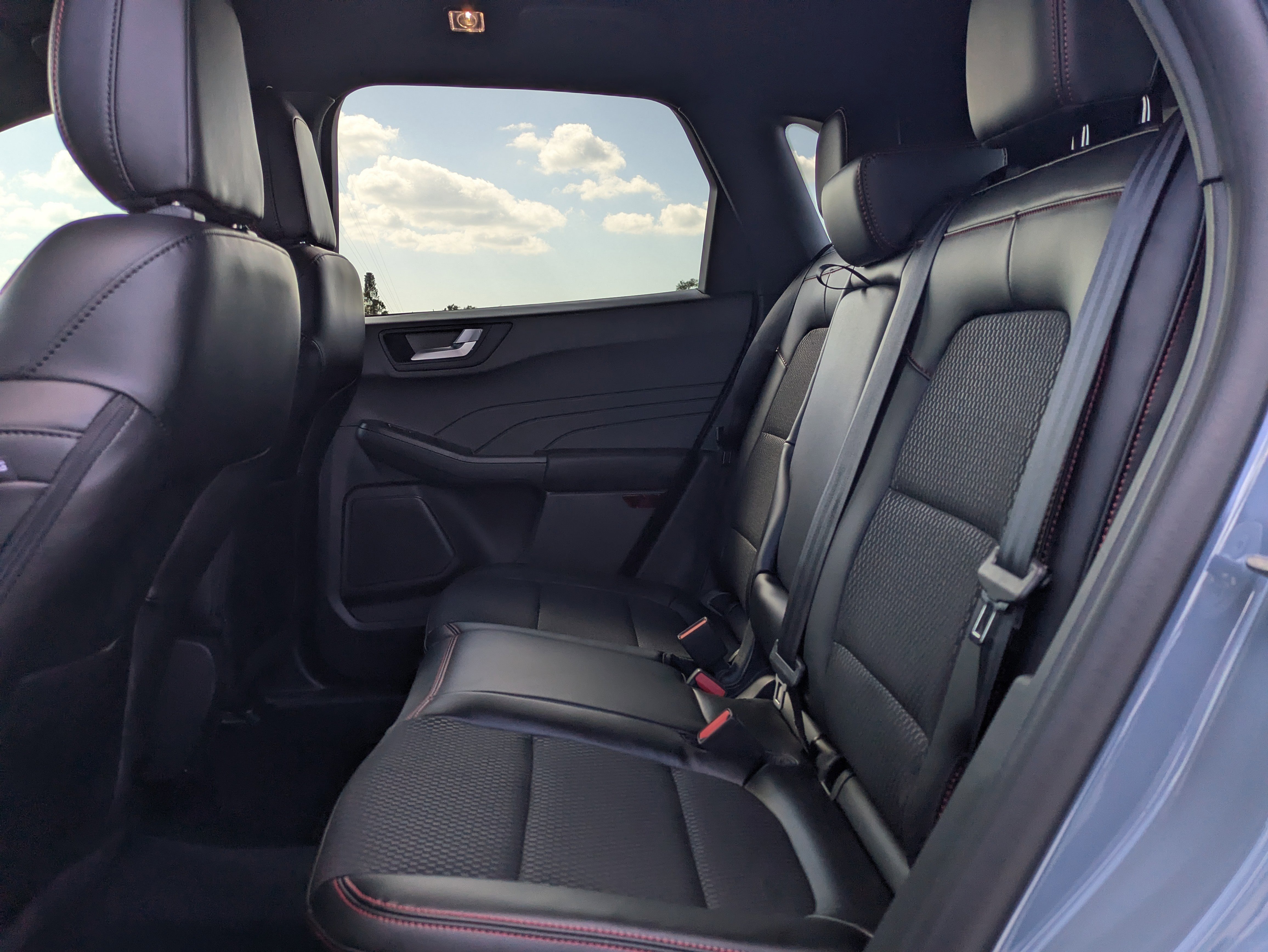 New 2026 Ford Escape ST-Line w/ Tech Pack #1 image 15