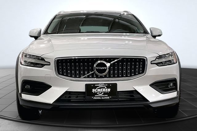 Certified 2021 Volvo V60 T5 Cross Country w/ Climate Package AWD/4WD image 4