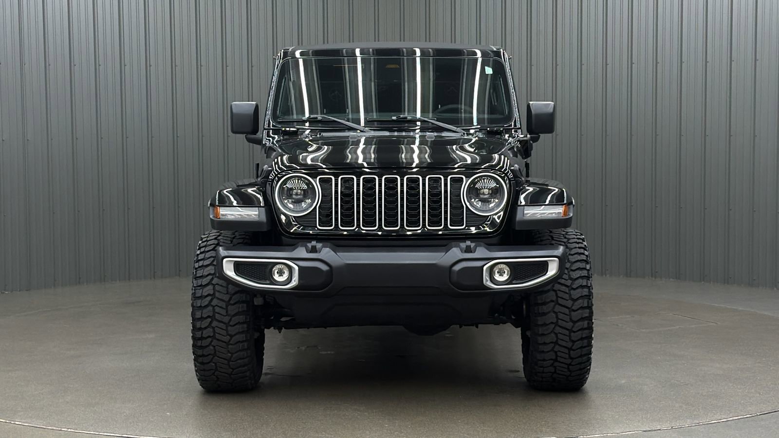 Used 2025 Jeep Wrangler Unlimited Sahara w/ Safety Group AWD/4WD image 8