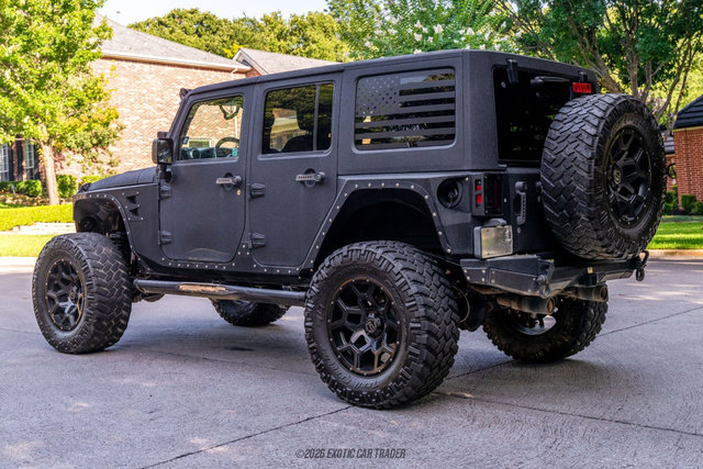 Used 2017 Jeep Wrangler Unlimited Rubicon w/ Connectivity Group AWD/4WD image 6