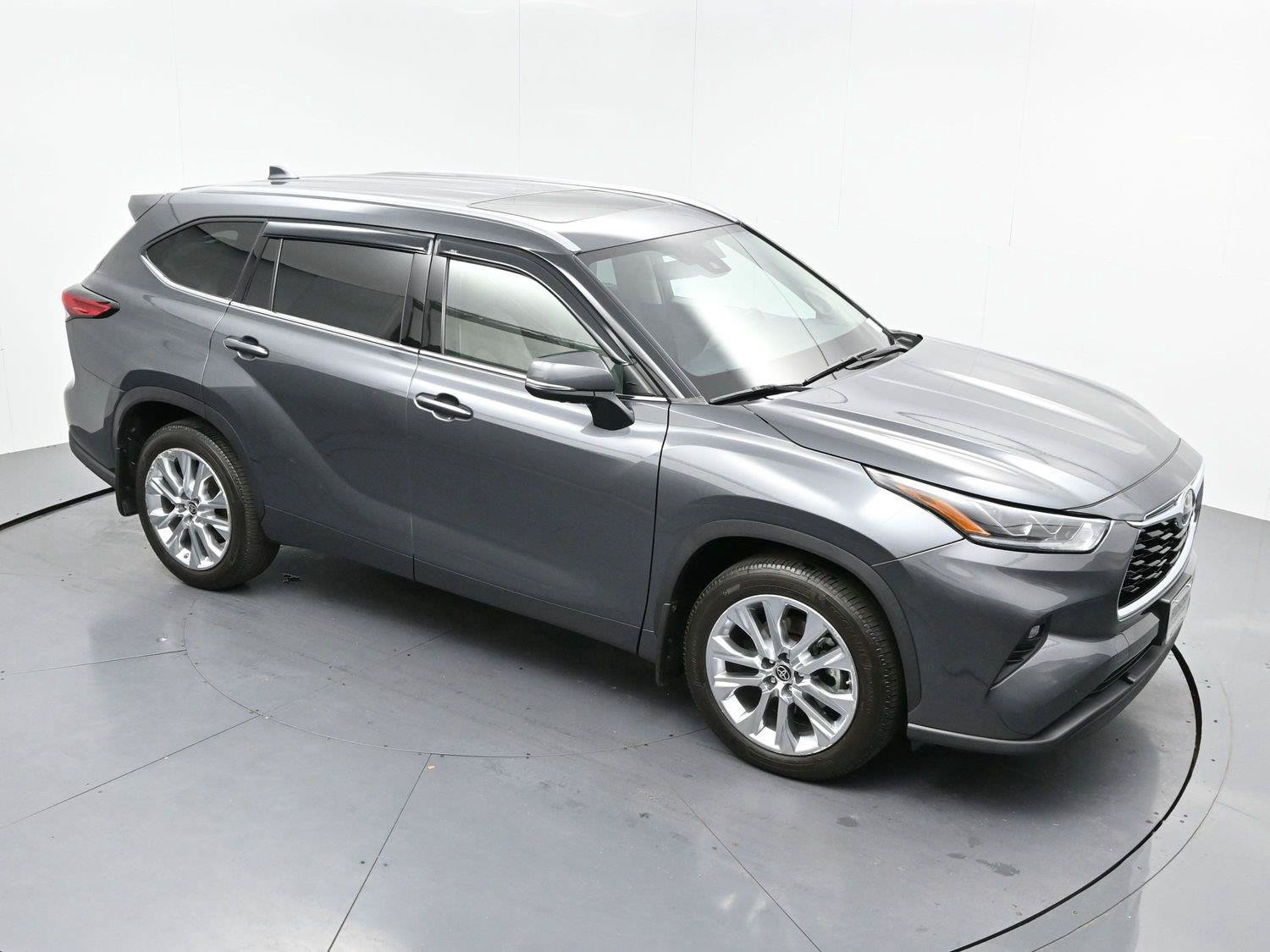 Used 2021 Toyota Highlander Limited AWD/4WD image 37