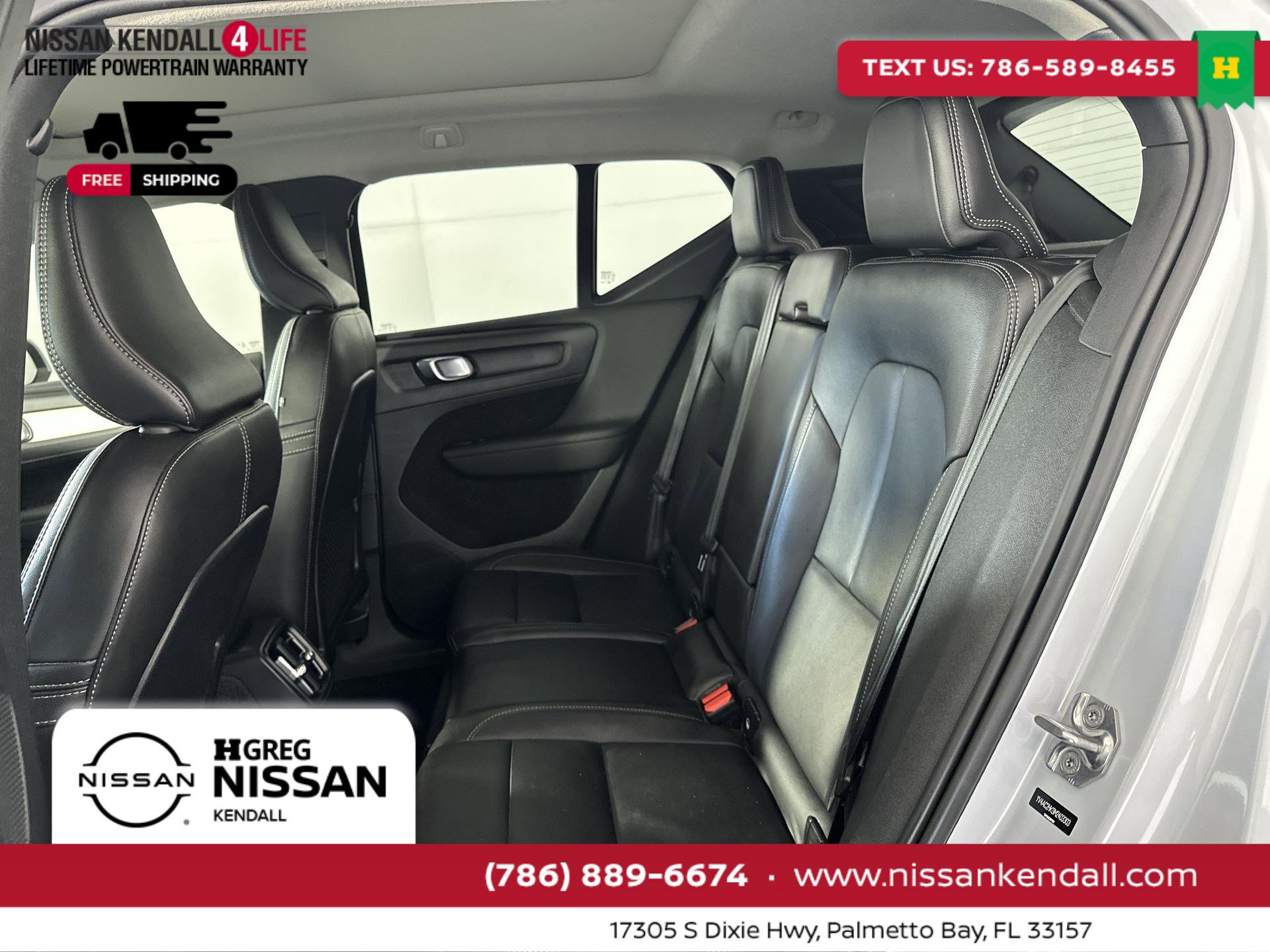 Used 2021 Volvo XC40 T4 Momentum w/ Protection Package Premier image 27