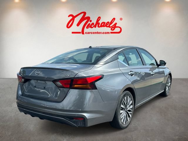 Used 2024 Nissan Altima 2.5 SV FWD image 3