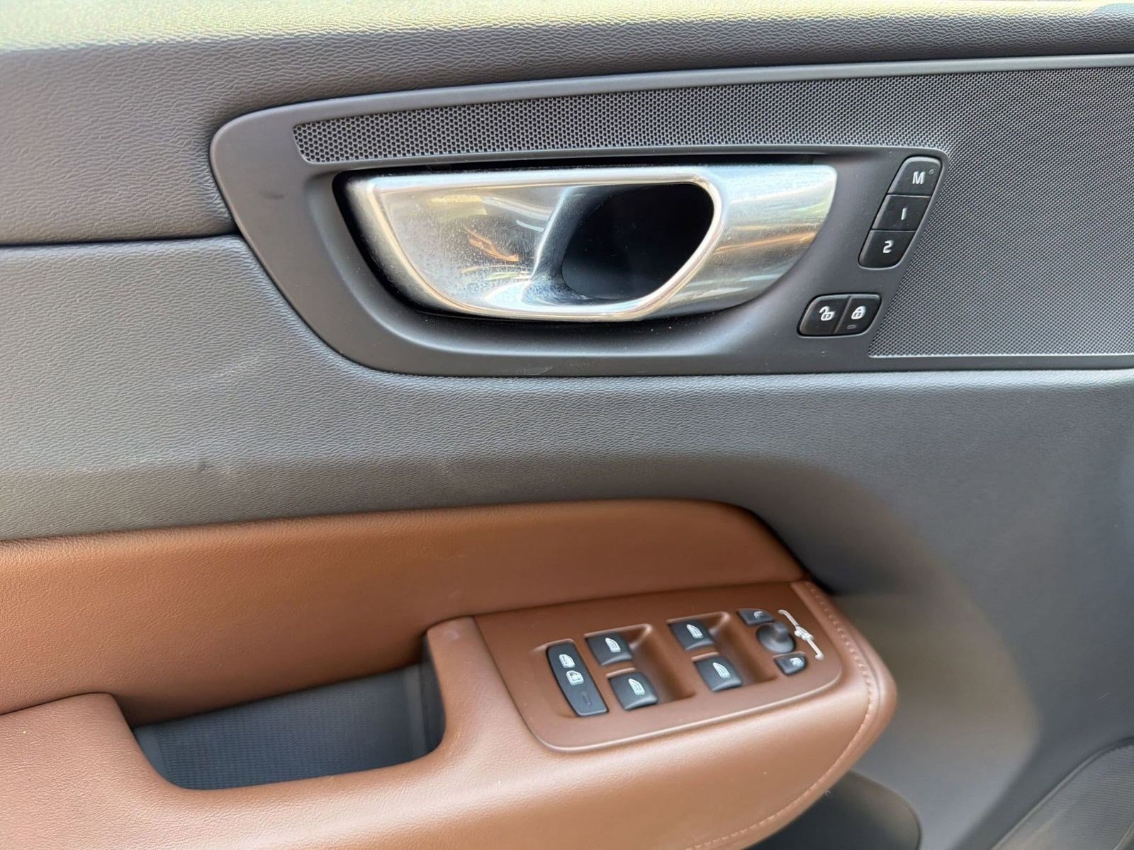 Certified 2024 Volvo XC60 B5 Plus w/ Climate Package AWD/4WD image 13