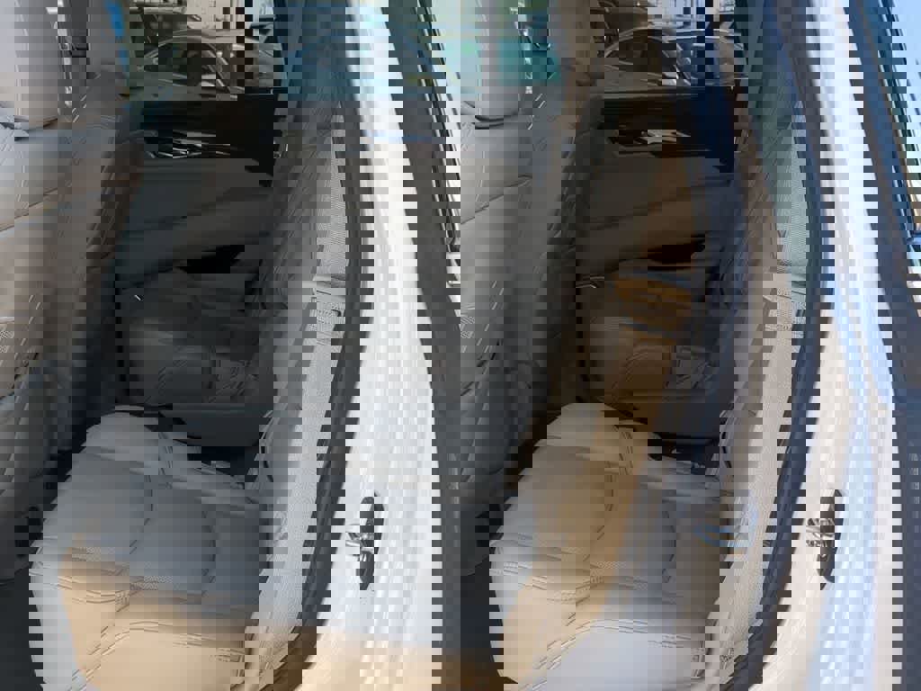 Used 2018 Cadillac Escalade Luxury image 18