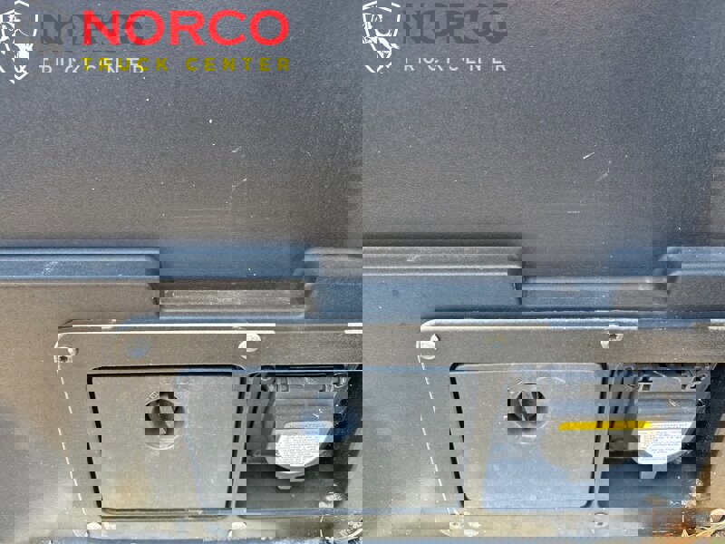 Used 2018 Toyota Tacoma TRD Sport w/ Technology Package image 11