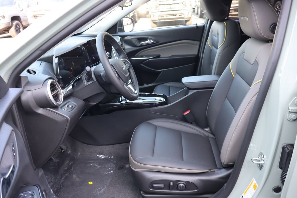 New 2026 Chevrolet Trax ACTIV w/ Sunroof Package FWD image 5