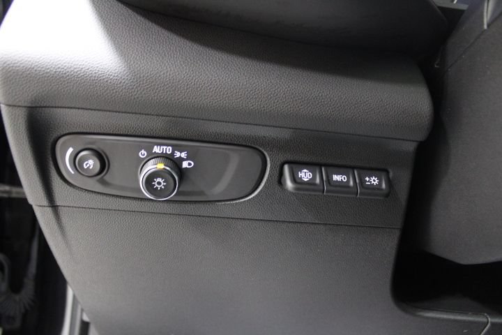 Used 2023 Buick Envision Avenir AWD/4WD image 41
