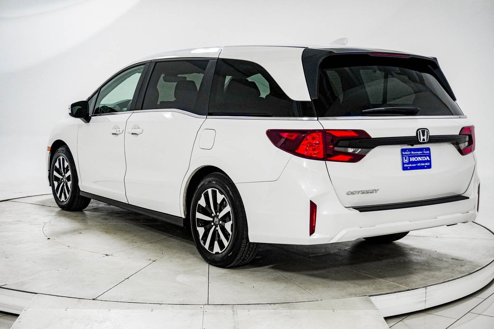 Certified 2026 Honda Odyssey EX-L image 6