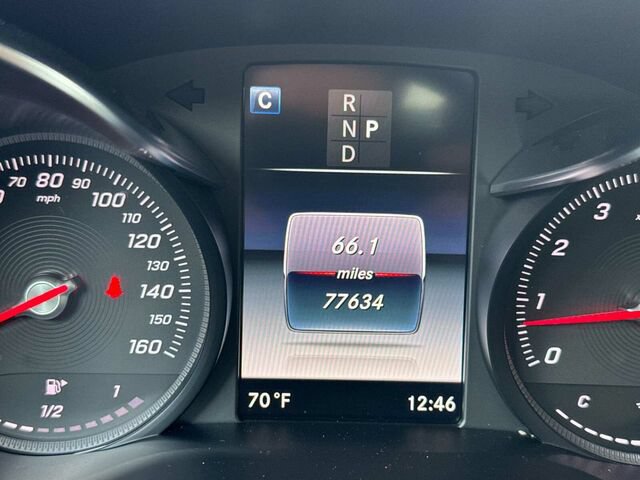 Used 2019 Mercedes-Benz GLC 300 4MATIC image 32