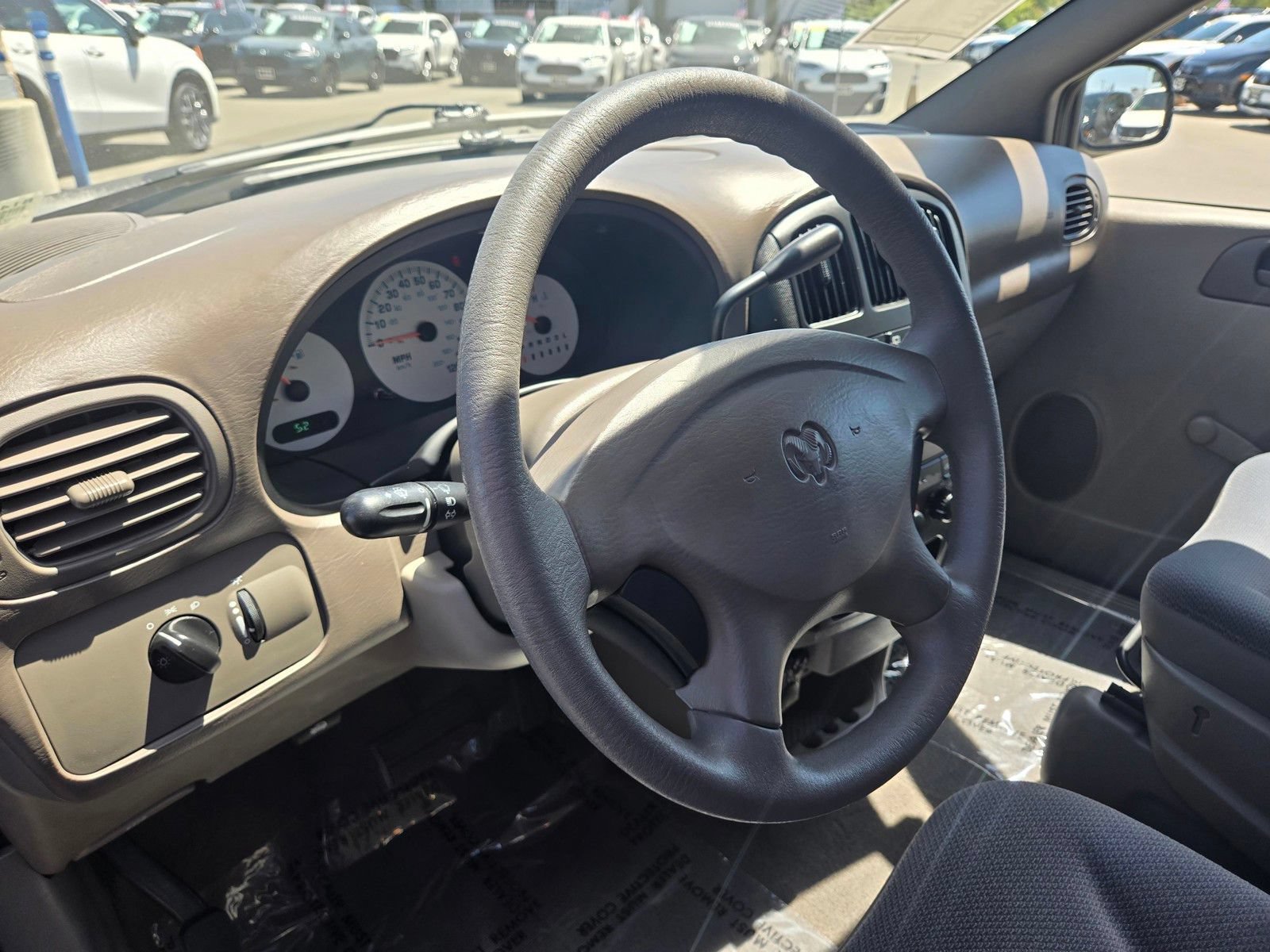 Used 2003 Dodge Caravan SE FWD image 12