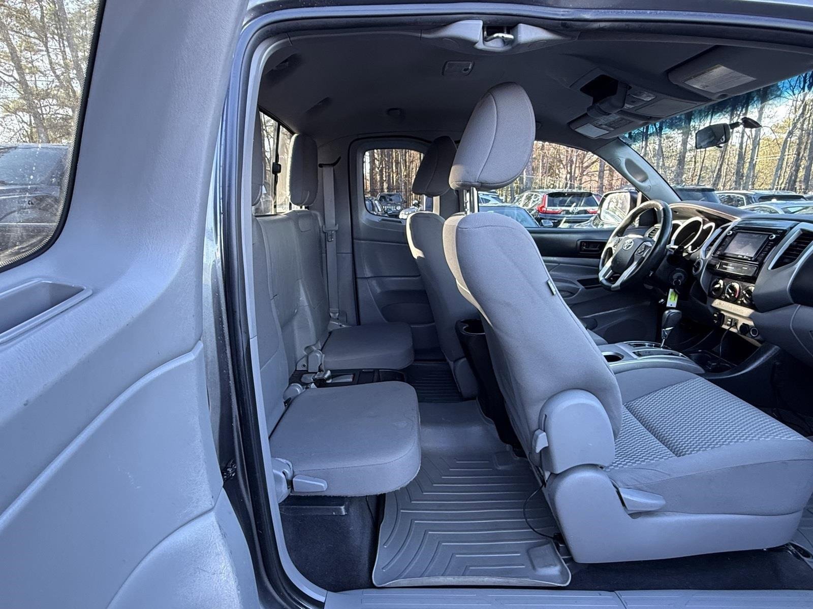 Used 2015 Toyota Tacoma 4x4 Access Cab image 23