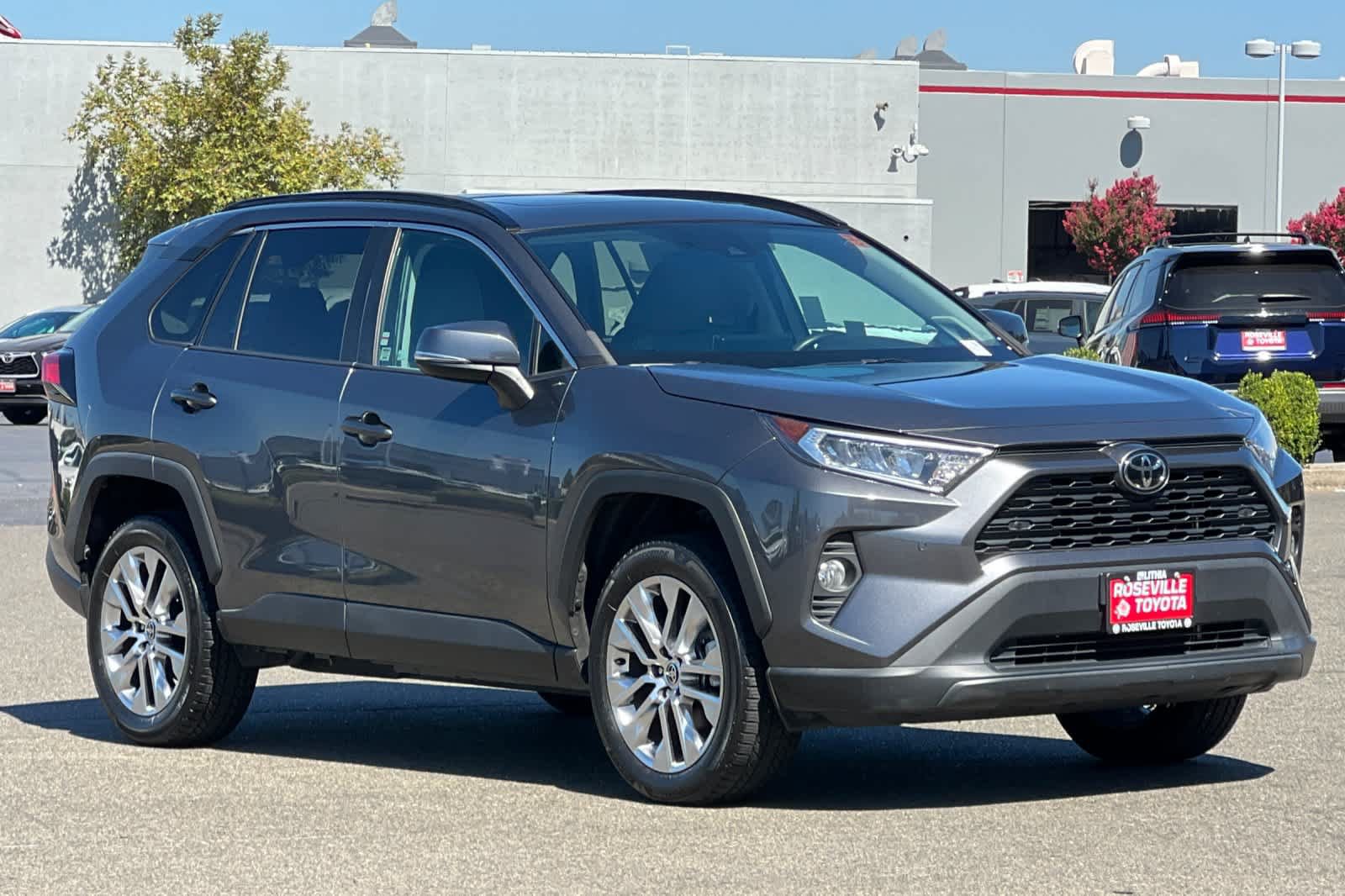 Certified 2021 Toyota RAV4 XLE Premium AWD/4WD image 5