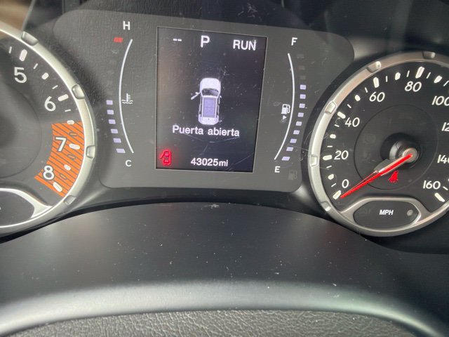 Used 2023 Jeep Renegade Latitude AWD/4WD image 10