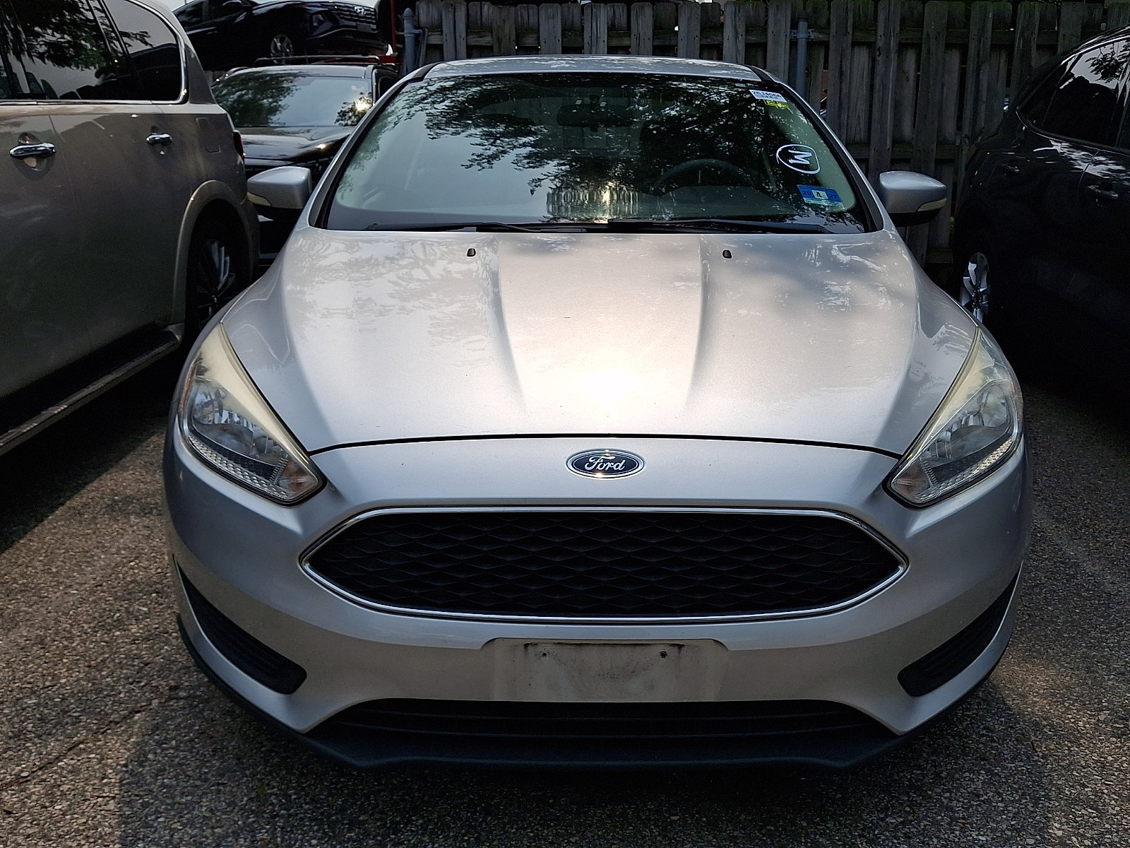 Used 2016 Ford Focus SE w/ SE Power Seat Package FWD image 2