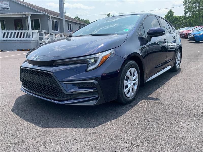 Used 2023 Toyota Corolla SE w/ SE Premium Package image 8