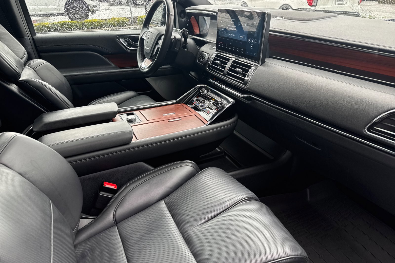 Certified 2024 Lincoln Navigator L Reserve AWD/4WD image 17