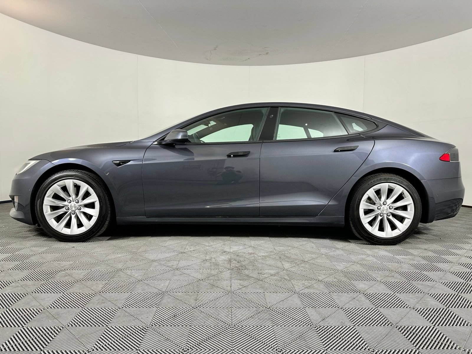 Used 2019 Tesla Model S 100D AWD/4WD image 17