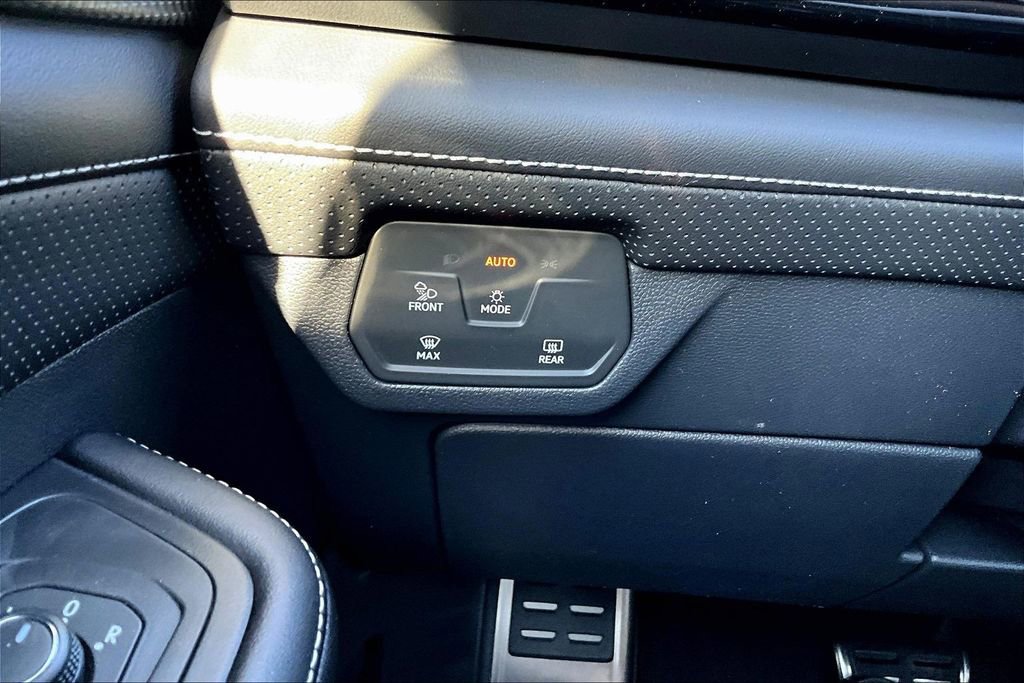 New 2026 Volkswagen Atlas Cross Sport SEL Premium R-Line AWD/4WD image 14