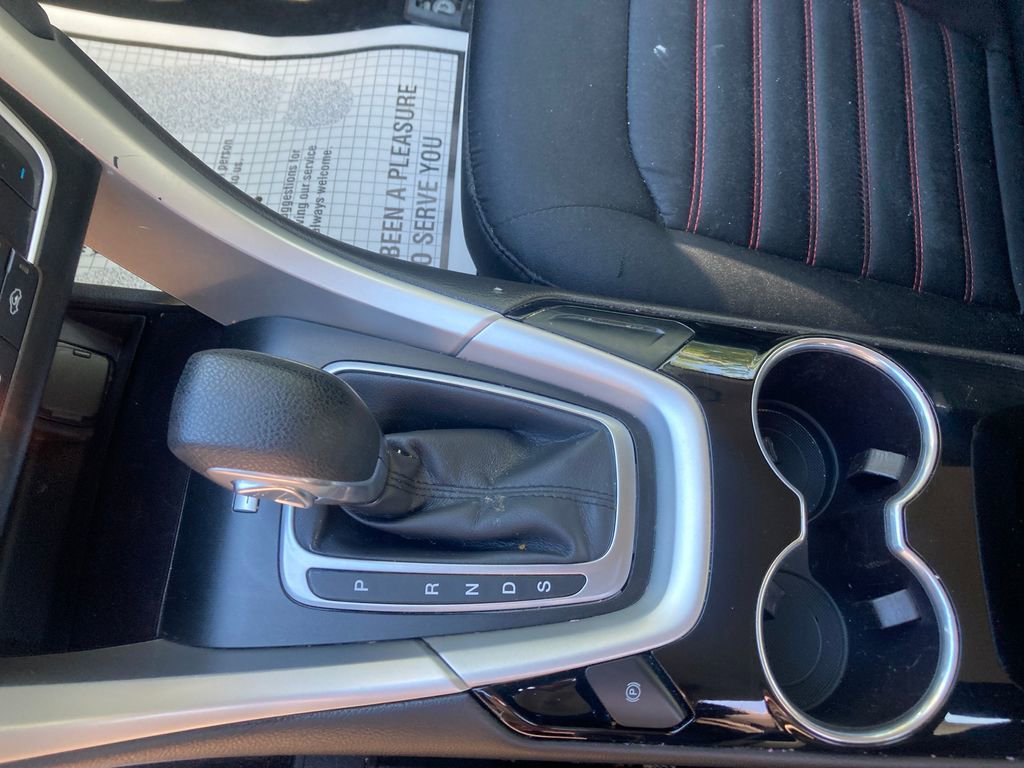 Used 2016 Ford Fusion SE image 30