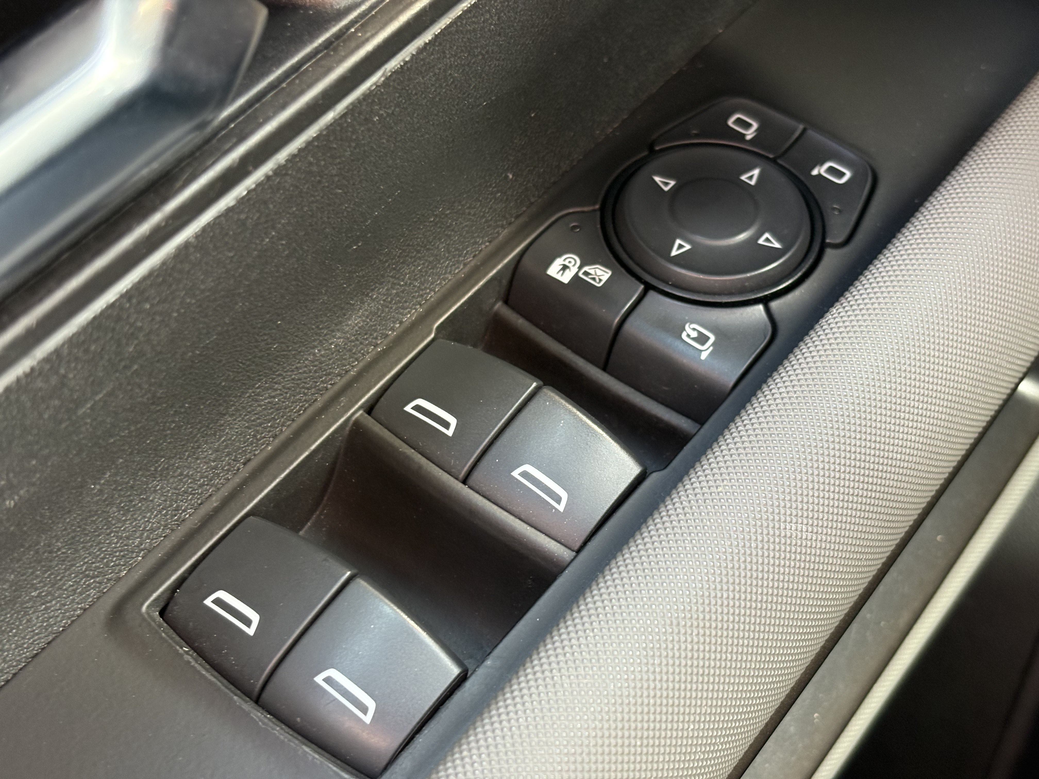 Used 2025 GMC Hummer EV 2X AWD/4WD image 30