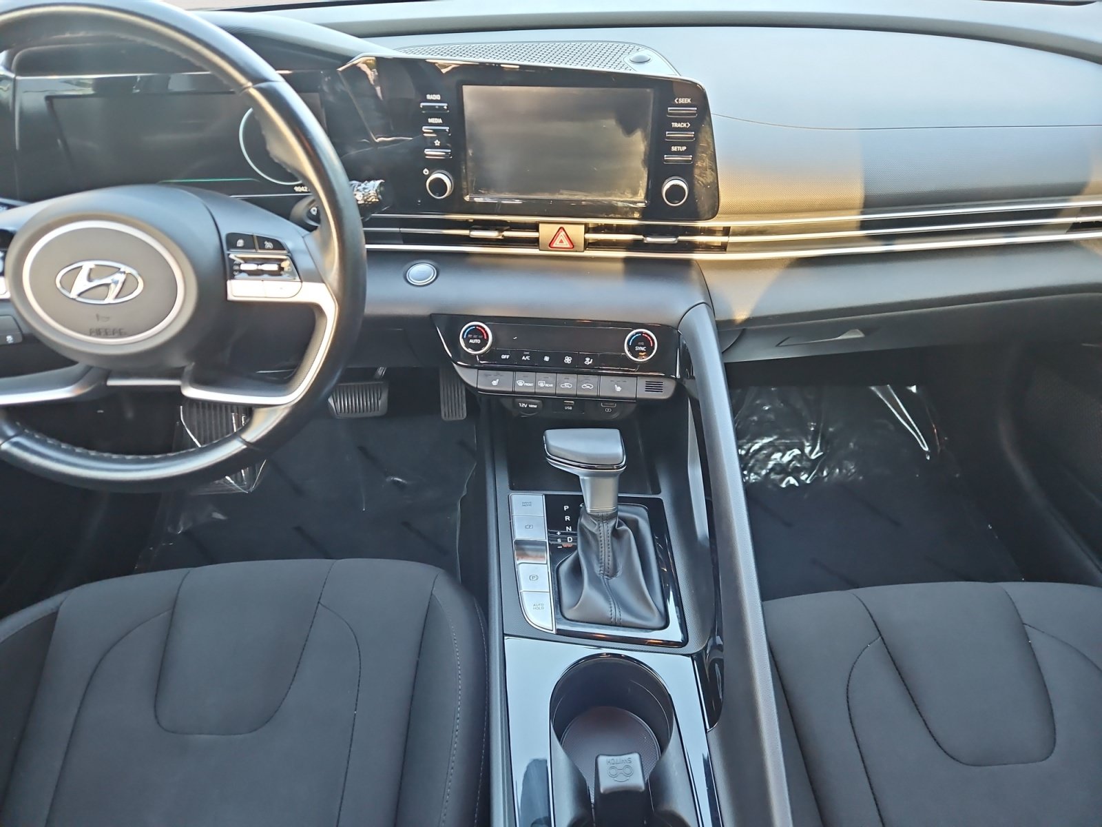 Used 2021 Hyundai Elantra SEL w/ Convenience Package FWD image 11