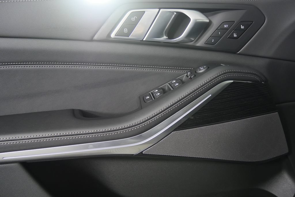 Used 2026 BMW X5 M60i w/ Executive Package AWD/4WD image 9