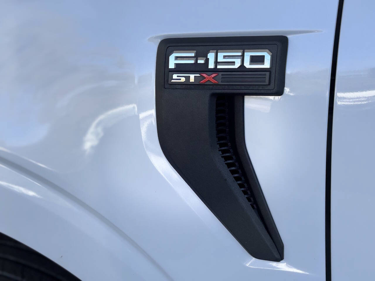 Used 2021 Ford F150 XL w/ STX Appearance Package RWD image 4