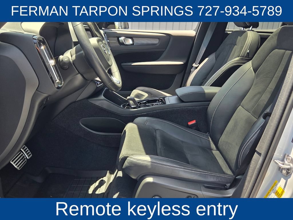 Used 2021 Volvo XC40 T5 R-Design w/ Advanced Package AWD/4WD image 13